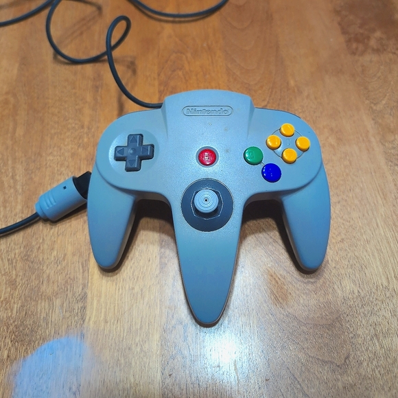 Nintendo 64 Controller & Memory Card Bundle - Picture 2 of 3